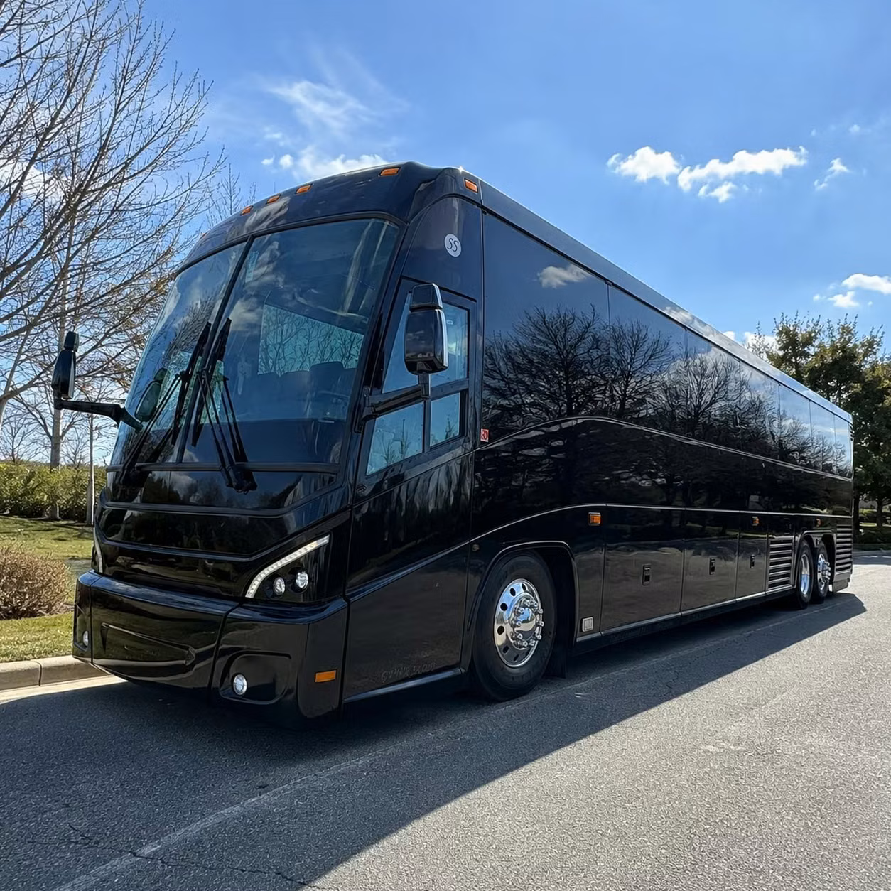 airport employee transfer shuttles to and from des moines international airport
