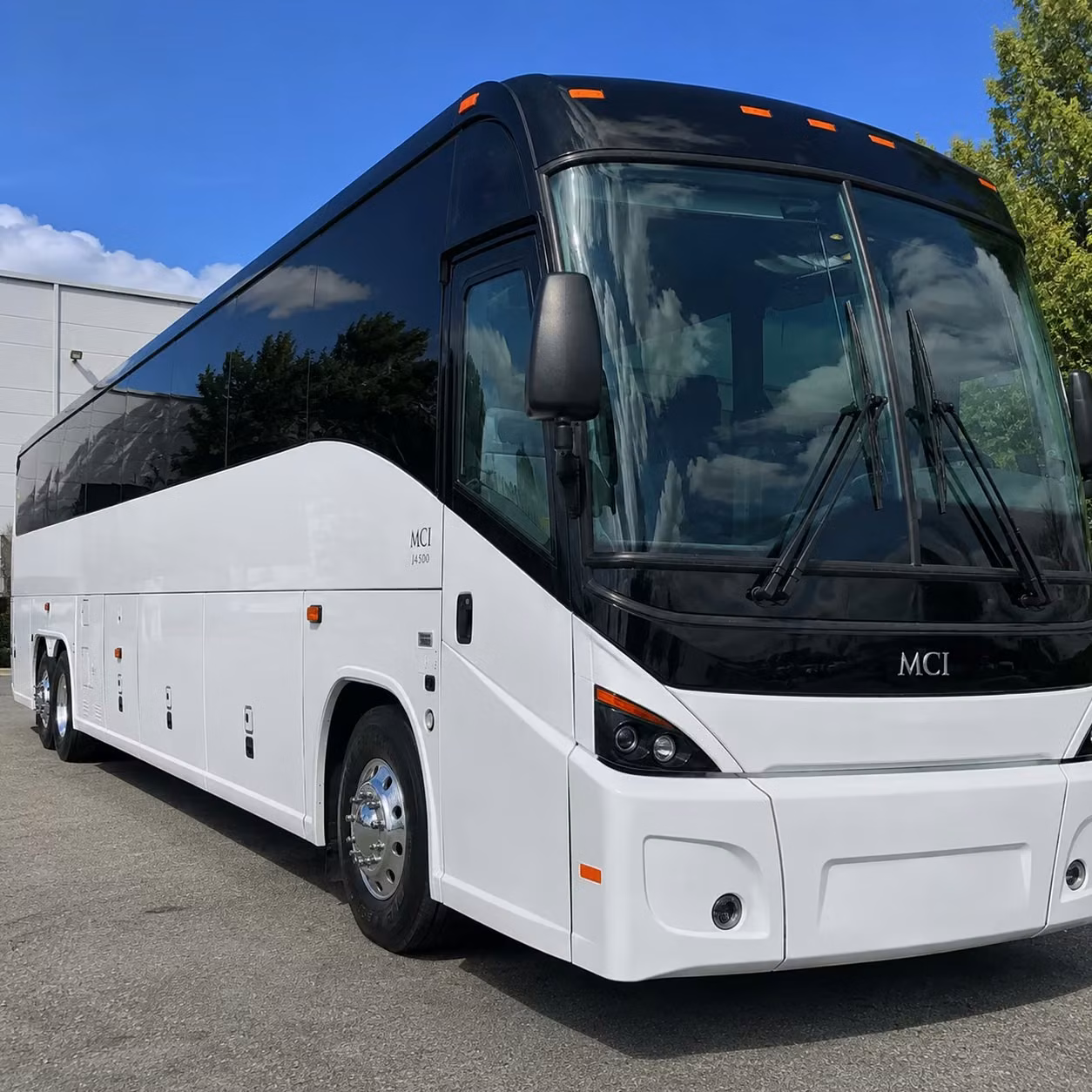 book airport transportation in des moines or any city nearby