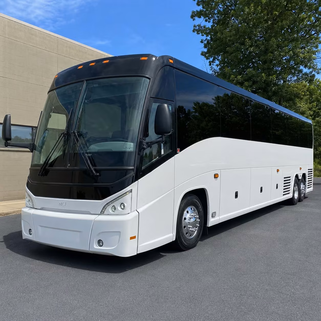 book long distance transportation in des moines or any city nearby