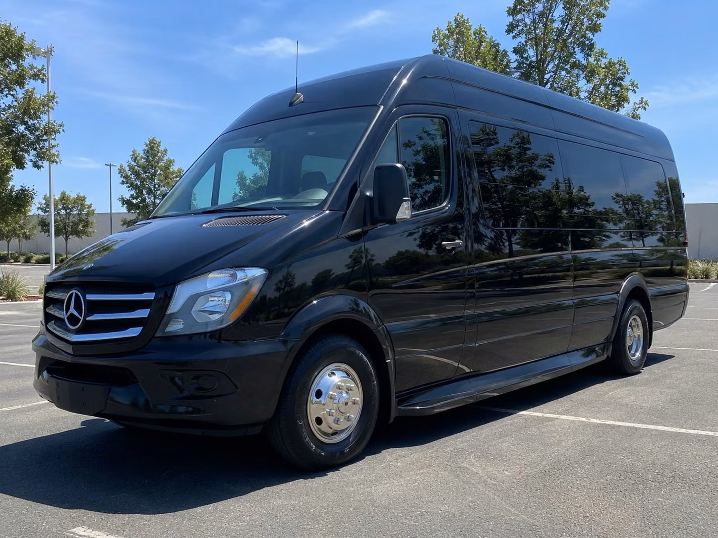 des moines prom homecoming transportation services