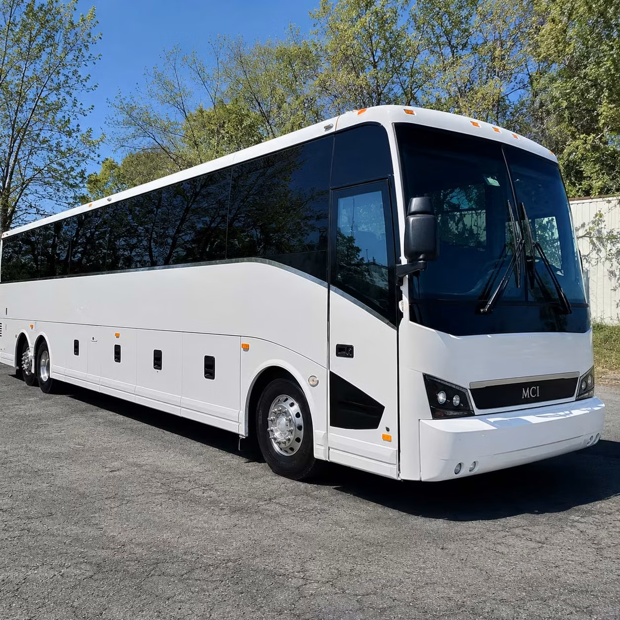 des moines sports team fan bus rentals