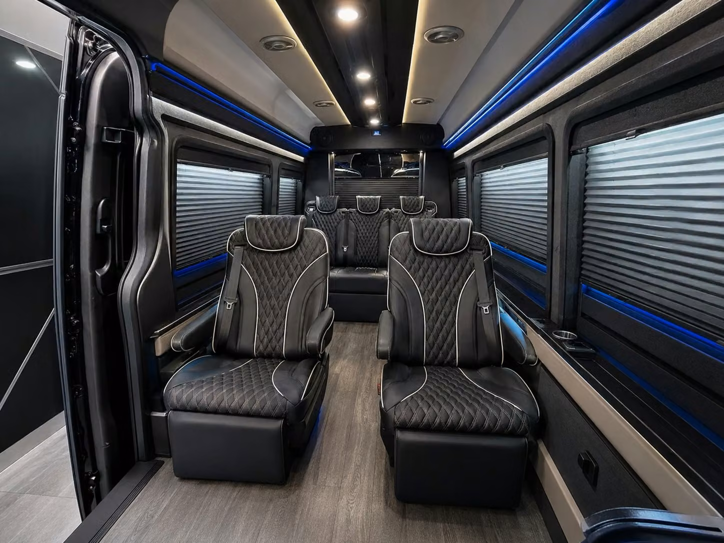 hotel shuttle services between des moines airport and area hotels